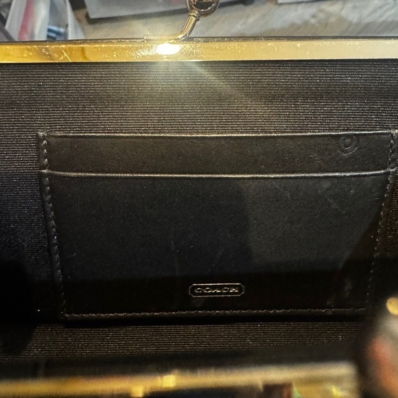 Coach framed kiss lock wristlet Elegant Black Embossed Women's Clutch - Picture 6 of 7